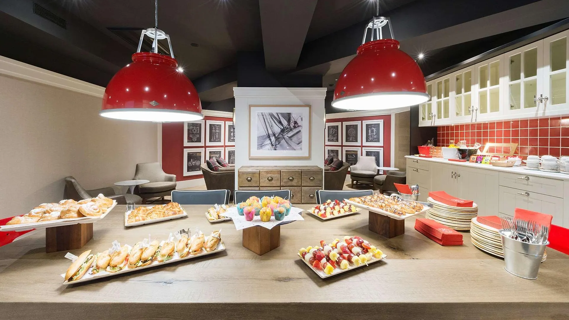 Hotel Barcelona Universal 4*,  İspanya
