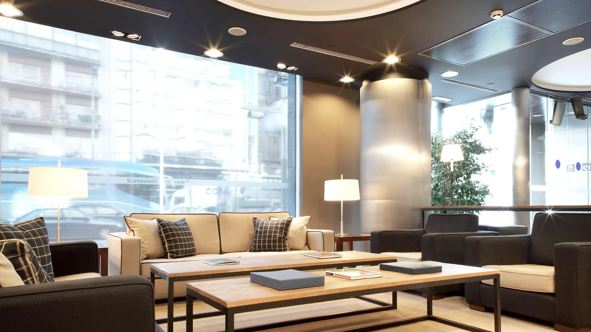 Hotel Barcelona Universal 4*,  İspanya